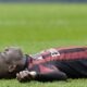 balotelli disteso milan maggio 2016 ifa