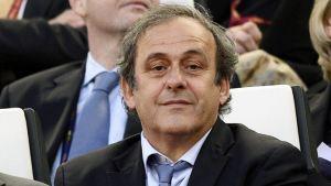 Platini sollevato dall’accusa di corruzione: «Il calcio è la mia vita, nessuno può togliermelo»