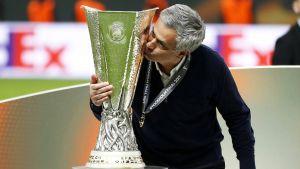 Manchester Utd, Mourinho: «Giocherò con 9 attaccanti e 1 difensore!»
