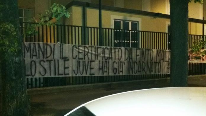 bernardeschi fiorentina striscione luglio 2017