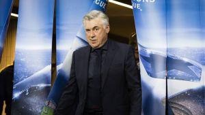 Ancelotti “core ‘ngrato”, il passaggio al Napoli spacca il mondo Roma