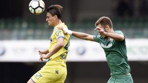 Fiorentina, l’agente di Pezzella in Italia per discutere il riscatto