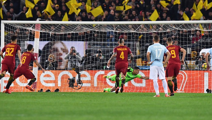 roma lazio rigore perotti novembre2017