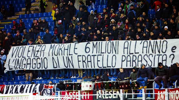 milan tifosi striscione donnarummma dicembre 2017