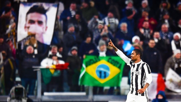 douglas costa esultanza juventus gennaio 2018 1
