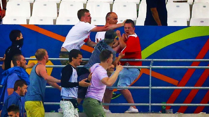 hooligans inghilterra-russia