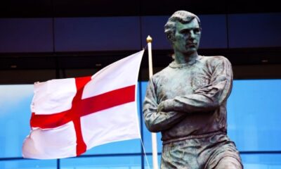 statua bobby moore stadio wembley inghilterra marzo 2018
