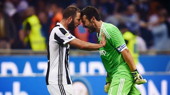 higuain buffon juventus
