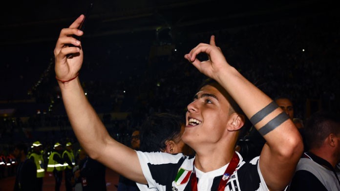 dybala juventus premiazione coppa italia maggio 2018