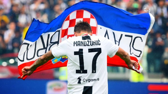 mandzukic-esultanza-bandiera-croazia-juventus-maggio-2018.jpg