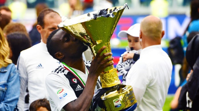 matuidi premiazione scudetto juventus maggio 2018