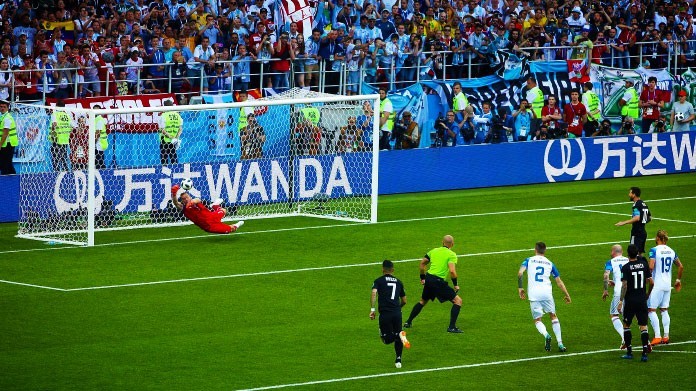 messi rigore sbagliato argentina-islanda mondiali 2018
