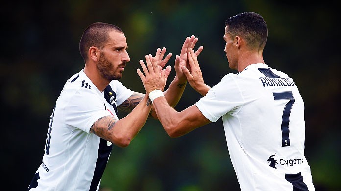 bonucci cristiano ronaldo esultanza juventus agosto 2018