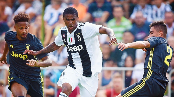 Douglas costa juventus villar perosa agosto