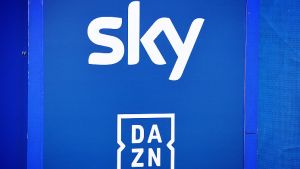 Diritti tv, il Codacons presenta esposto contro Sky e DAZN