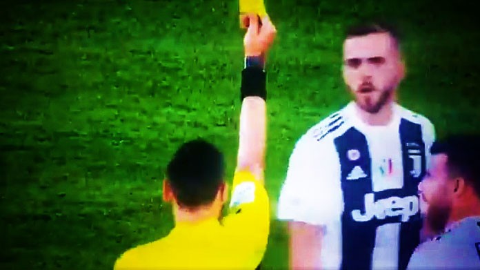 pjanic giallo juventus