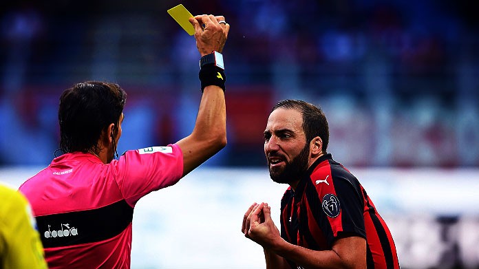higuain ammonizione milan ottobre 2018