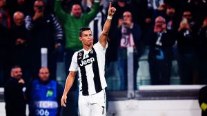 Juventus, Ronaldo: a 33 anni l’uomo centenario della Champions è ancora decisivo – VIDEO