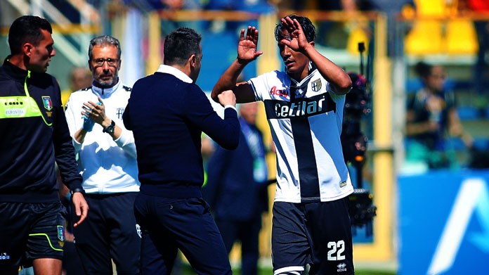 d aversa bruno alves esultanza parma aprile 2019