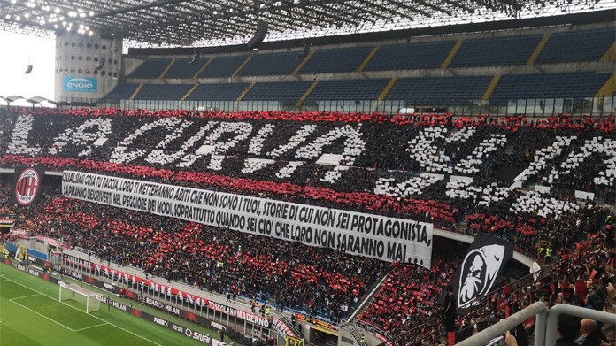 striscione milan curva sud