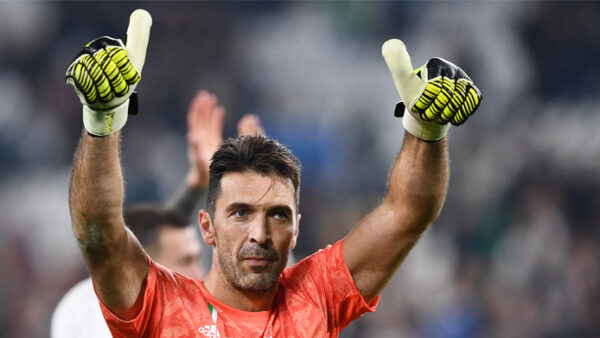 Buffon record presenze Serie A