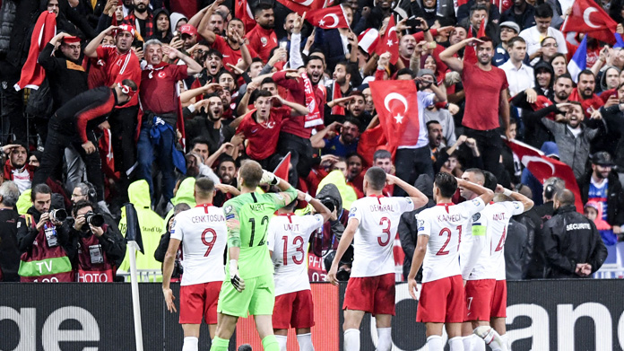 Tifosi Turchia giocatori