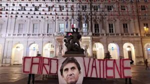 Torino, nuovi striscioni contro Cairo nella notte: «Vattene!» - FOTO 34 43041c6c 1a2f 4312 a498 849779dba223