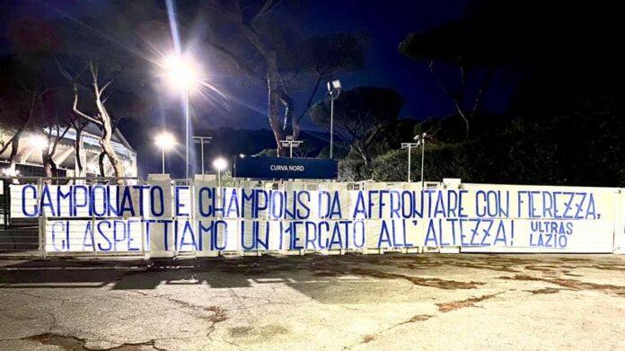 Strisicone tifosi lazio