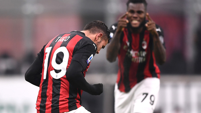 Theo Hernandez esulta