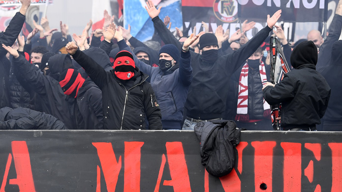 Milan Inter verso il derby: le immagini dei tifosi a San Siro - VIDEO e FOTO 53 Tifosi Milan 3