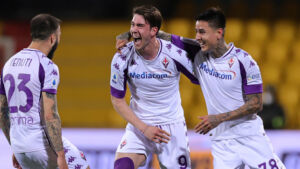 Vlahovic rilancia la Fiorentina e brucia le tappe con una tripletta da record