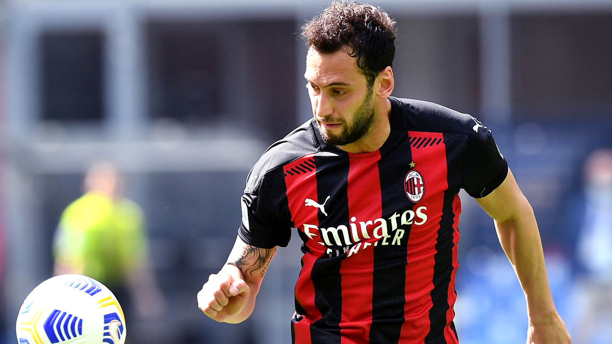 Calhanoglu MG5 2313 1 1