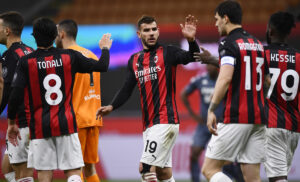 Pagelle Milan Benevento: Calhanoglu testa, Kessié muscoli. Male Dabo