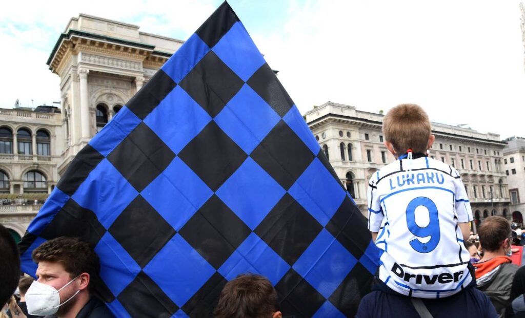 Festa Scudetto Inter: delirio in Piazza Duomo - FOTOGALLERY 6 suning inter scudetto
