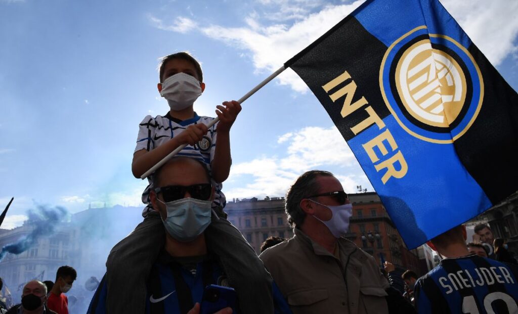 Festa Scudetto Inter: delirio in Piazza Duomo - FOTOGALLERY 10 tifosi Inter MG5 8819 1