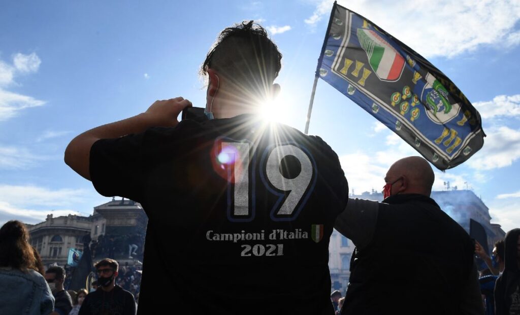 Festa Scudetto Inter: delirio in Piazza Duomo - FOTOGALLERY 12 tifosi Inter MG5 8867 1