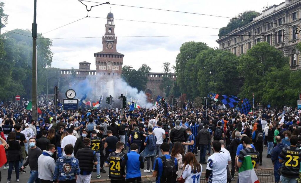 Festa Scudetto Inter: delirio in Piazza Duomo - FOTOGALLERY 9 tifosi Inter MG5 9405 1