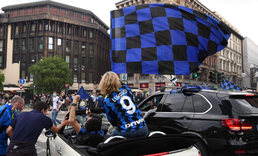 Festa Scudetto Inter: delirio in Piazza Duomo - FOTOGALLERY 11 tifosi Inter MG5 9683 1