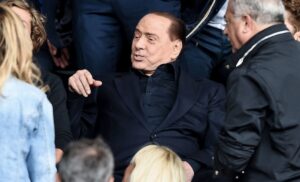 Berlusconi: «Acquistare una quota del Milan? Non c’è niente di vero»