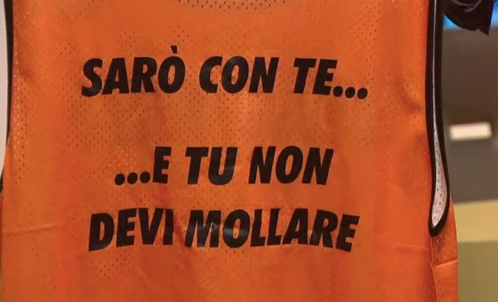 Pettorine Napoli col famoso coro: «Sarò con te.... e tu non devi mollare» - FOTO 34 Pettorine Napoli