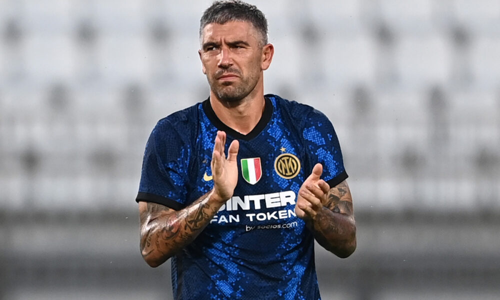Kolarov: «Inzaghi vs Conte, ecco le loro qualità. Ho imparato tanto da allenatori italiani. Ma il più grande di tutti è stato Mihajlovic, mi manca tanto Sinisa»