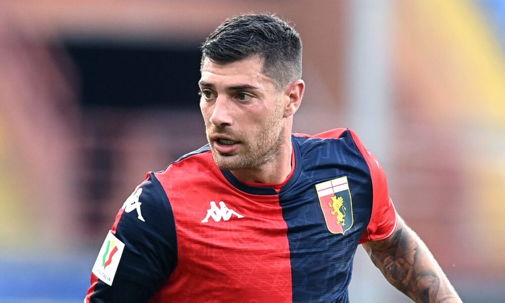 Genoa, fascia blindata per il futuro dei rossoblù: accordo raggiunto per il rinnovo di Sabelli fino al 2028