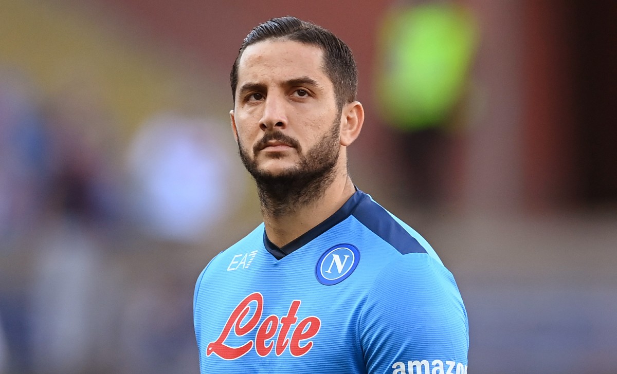 Manolas