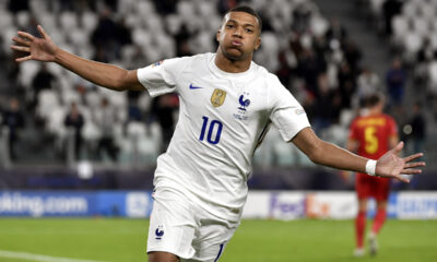 Kylian Mbappé esultanza
