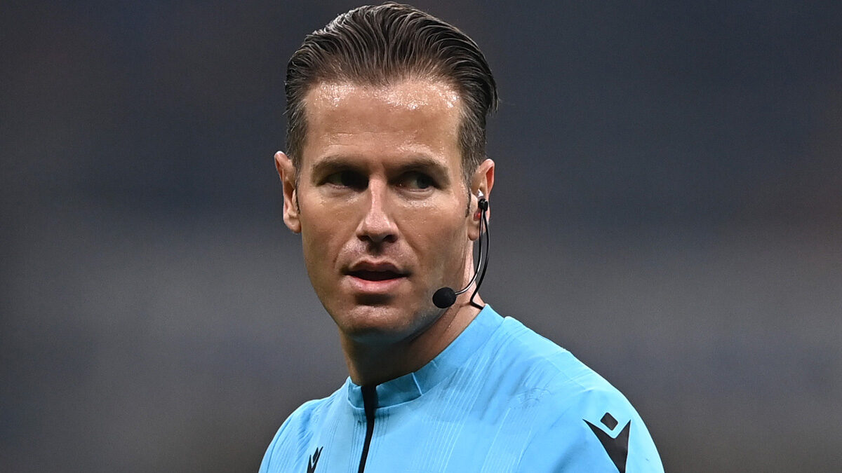 Moviola Galatasaray Juve, Makkelie promosso dai giornali: giusto il rosso a Cabal