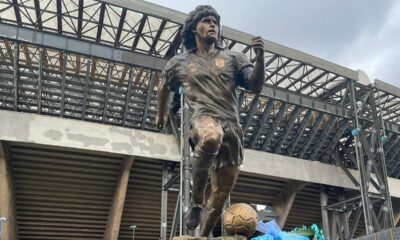 statua maradona