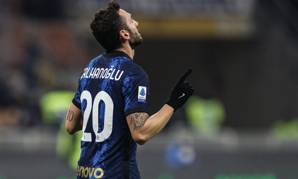 Infortunio Calhanoglu, novità molto importante per il centrocampista dell’Inter. Quando ritornerà in campo?