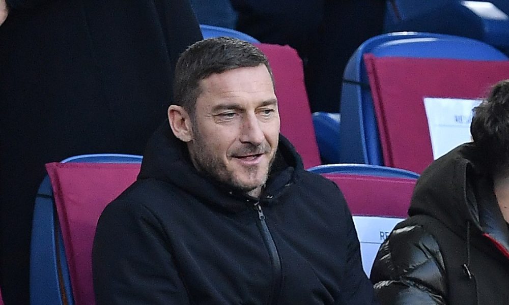 Totti nei guai, conti sequestrati per la sua Soccer School: l’indagine sul fratello Riccardo. Cosa sta succedendo