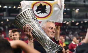 Mourinho lacrime immortali, la Roma scrive la storia