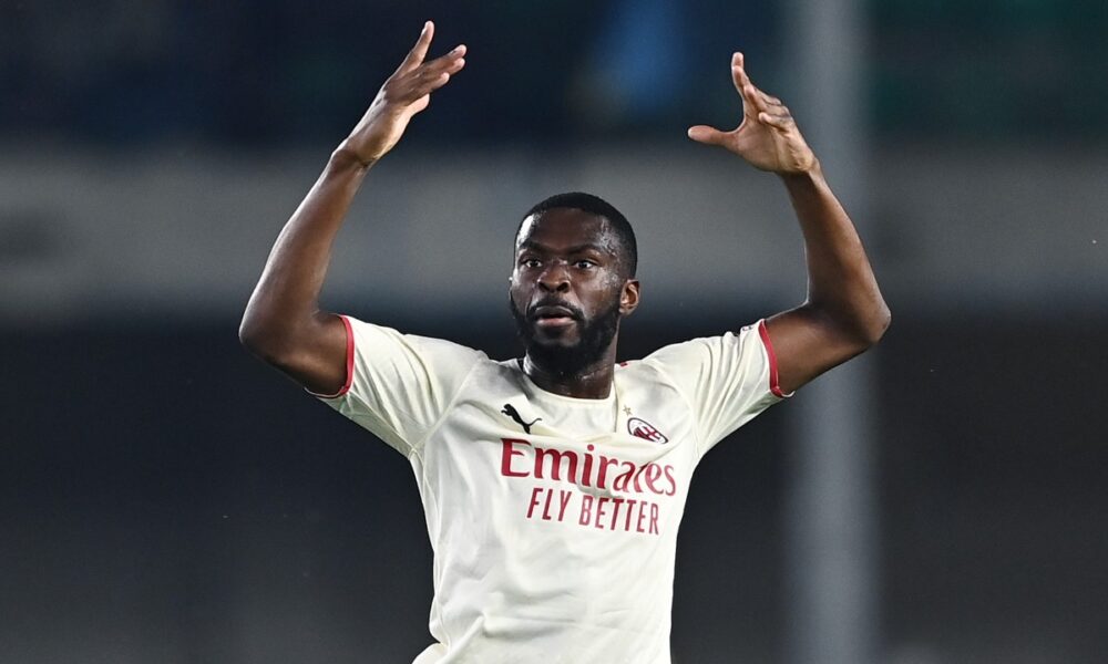 Tomori sicuro sul Milan: «Siamo ambiziosi in questa stagione. Ecco cosa ci ha detto Max Allegri»